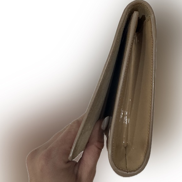 Yves Saint Laurent Beige Patent Clutch - Picture 4 of 6